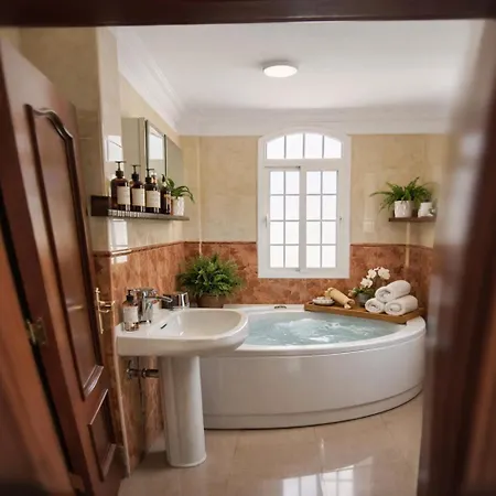 Lamar Private Pool * אדחה